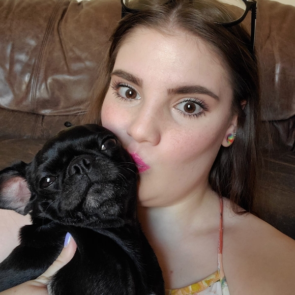 Meet your Posher, Angi - Picture 1 of 1